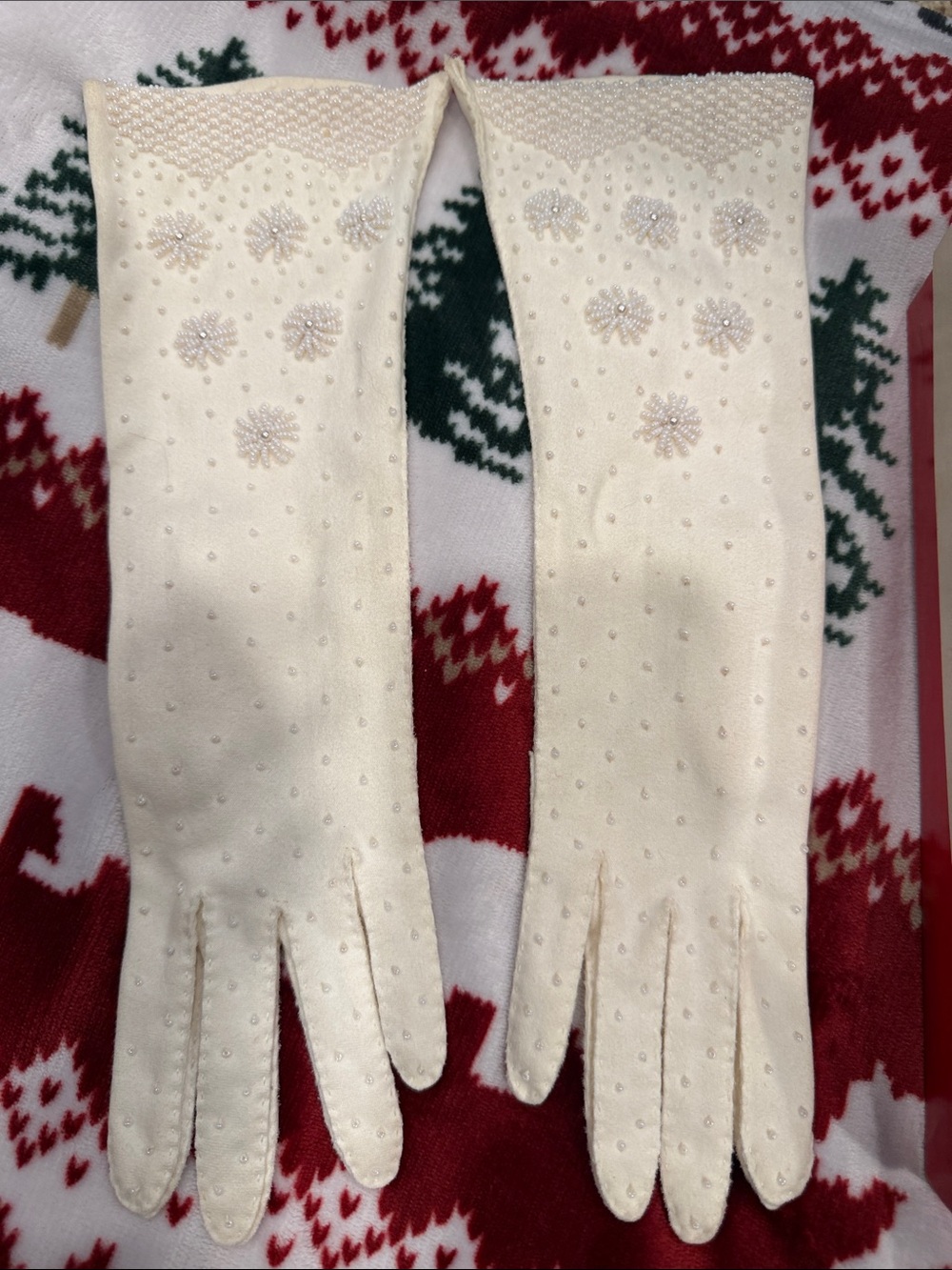 Vintage Cream Beaded Opera Gloves